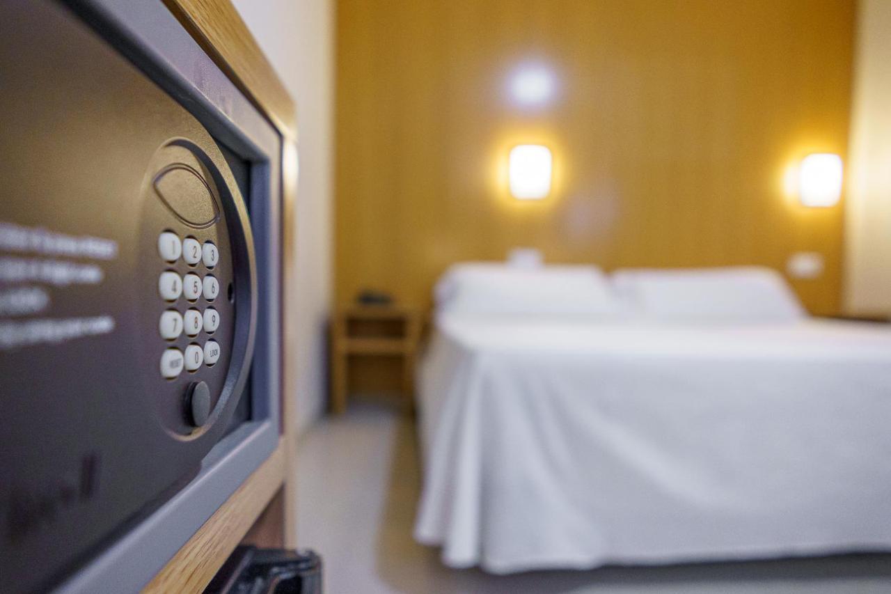 Hostal Acueducto Los Milagros メリダ エクステリア 写真